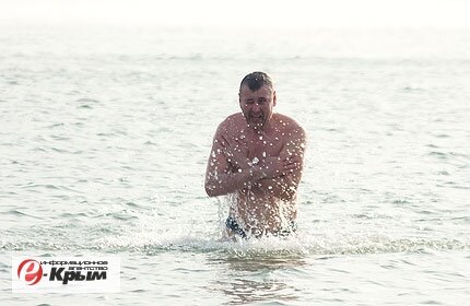 Похолодание не сорвало слет моржей в Евпатории